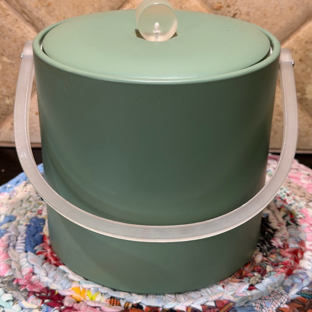 Sears - MCM Icebucket with acrylic handle and knob